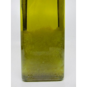 Оливковое масло застывает в холодильнике. Что это?